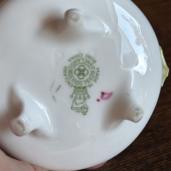 Vintage Royal Doulton Bone China Floral Bouquet Figurine 50's - Picture 5 of 8